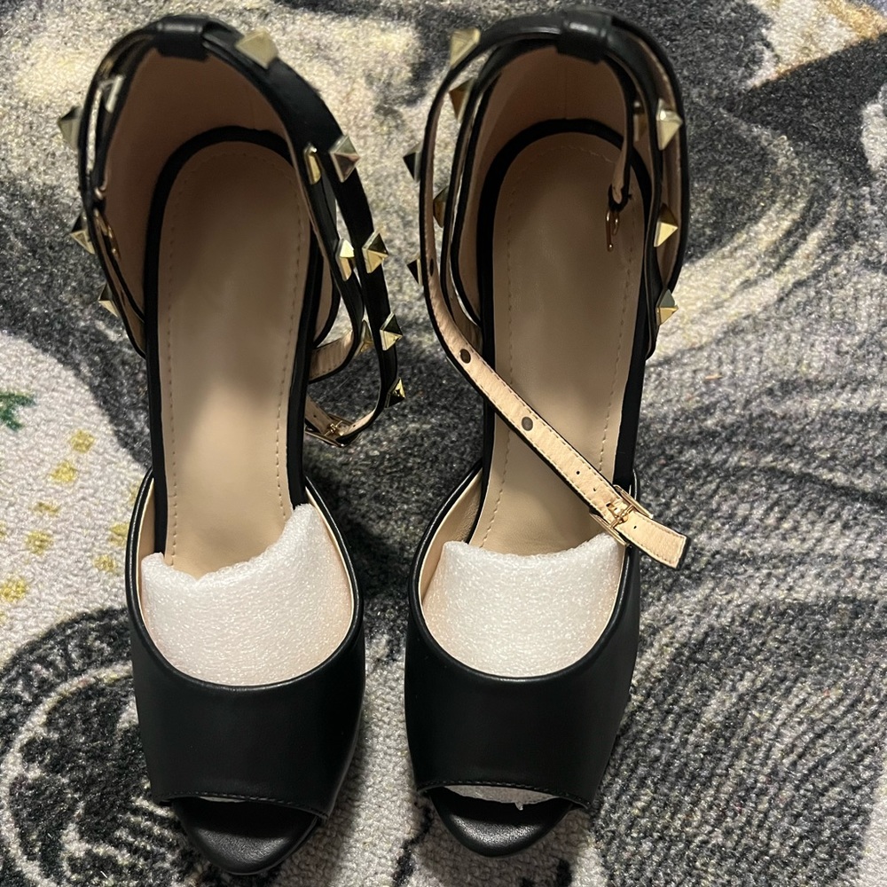 Womens black heels red bottoms